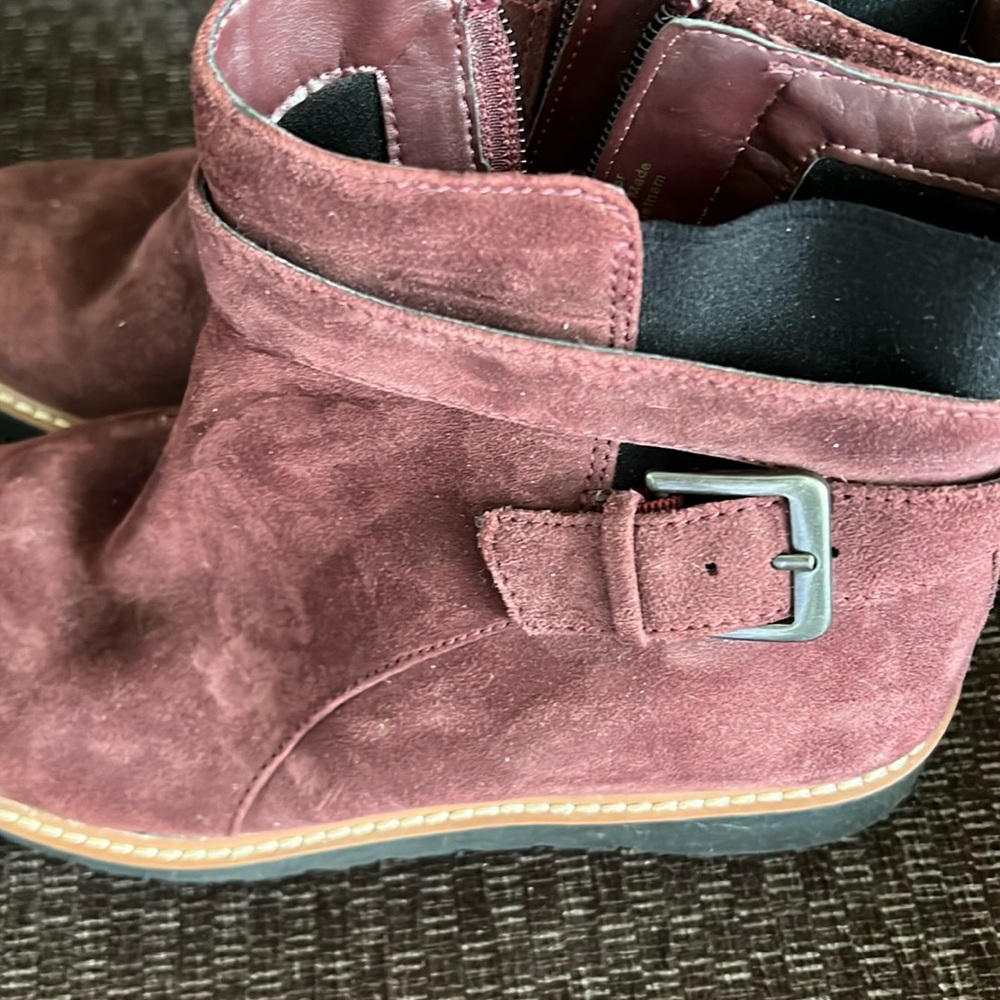Naturalizer Burgandy Suede Bootie Size 6.5 2/$40 FINAL WEEK FOR TJIS ITEM